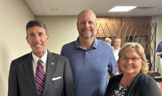 U.S. Rep. David Kustoff with NFIB members Trey Watkins and Patricia Jones